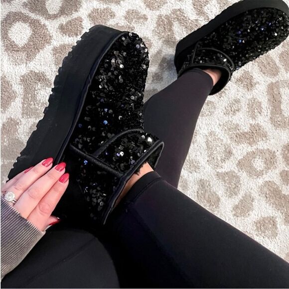 Ugg Ultra Mini Chunky Sequin platform boots black sequins size 8US ✨ - Picture 3 of 9